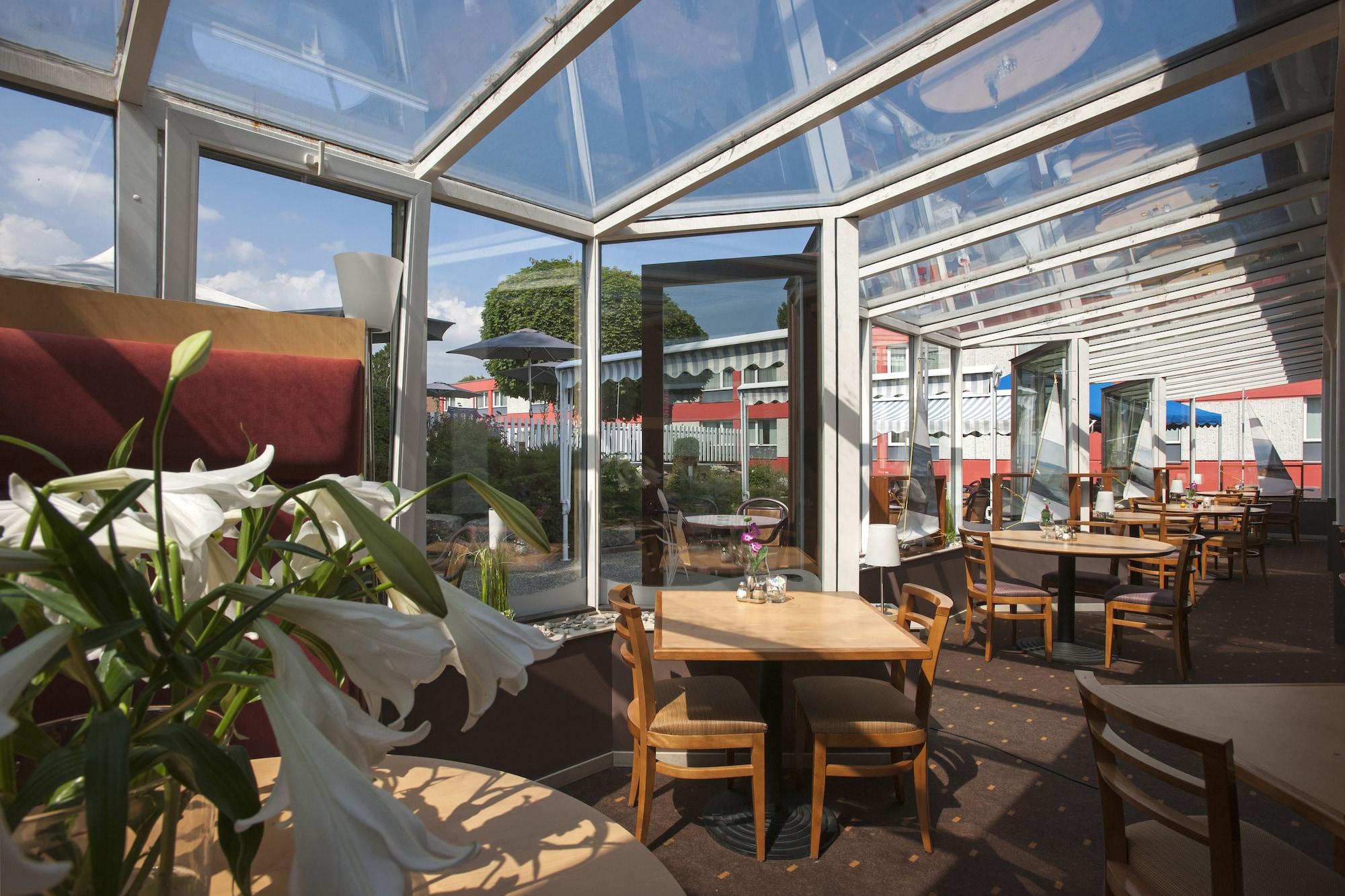 Ibis 3 Lacs Neuchatel Thielle Eksteriør bilde